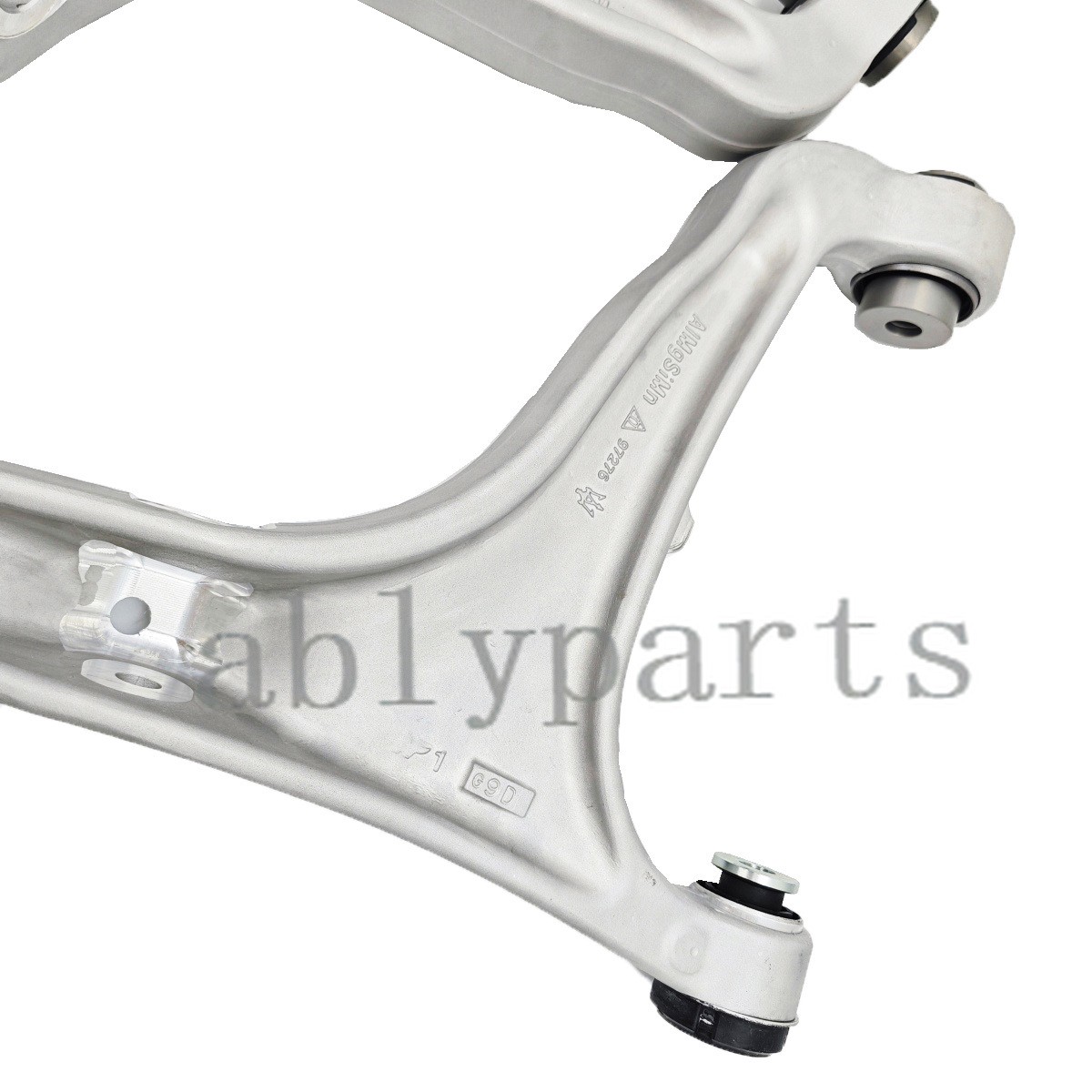 Maserati Levante 2017 Front Right Lower Control arms 2 pcs P/N 670213729