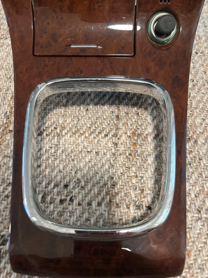 Encendedor de cigarrillos Mazda Millennia 2001/02 radio bisel palanca de cambios Foto 2 de 4