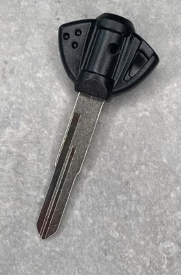 SUZUKI gsxr motorbike motorcycle GSF INTRUDER STROM BANDIT 650 GSF1200 KEY BLANK