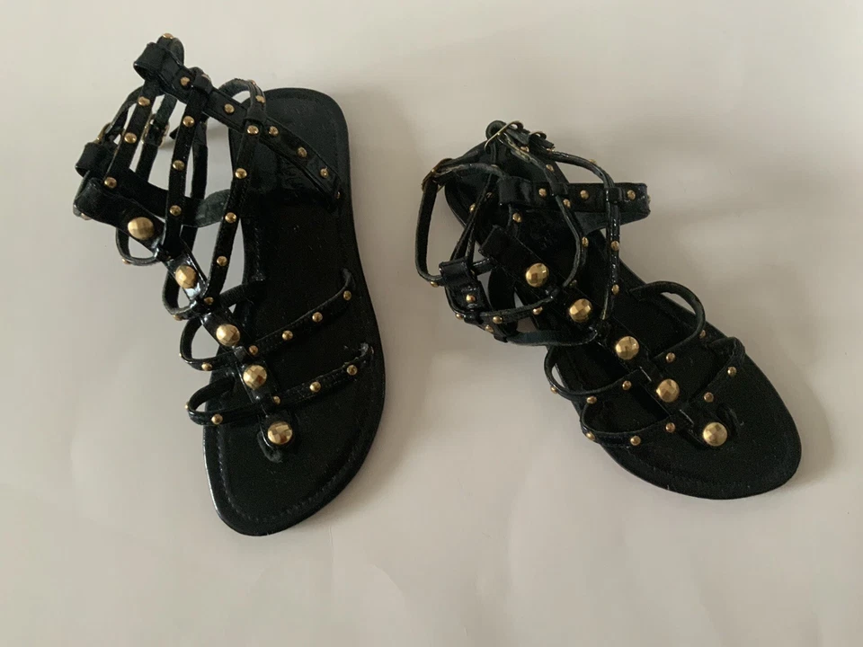 Sandalia Gladiador Mystique NEGRO Charol ¡con Tachuelas Doradas! 7 Foto 4 de 4