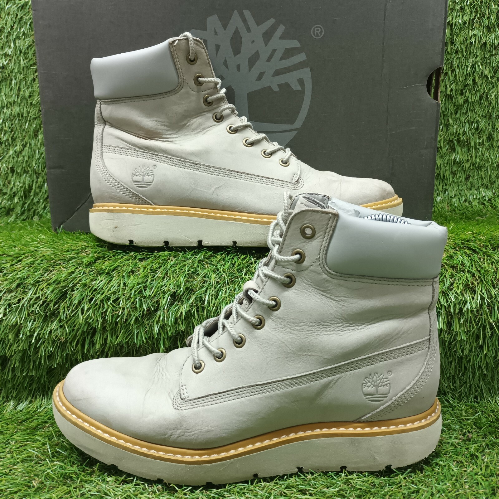 timberland kenniston 6 inch lace up boots in beige