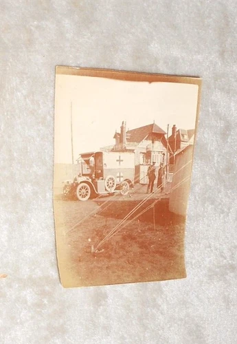 WW1 AMBULANCE. ORIGINAL PHOTO circa 1915. APPROX 11 x 8 cms. SEPIA