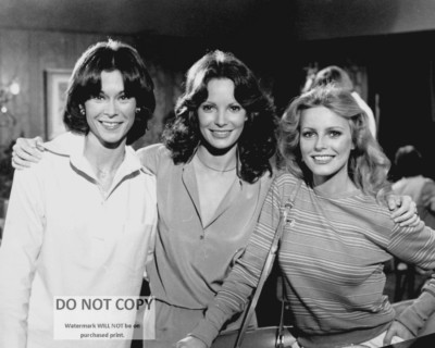 ''CHARLIE'S ANGELS'' CHERYL LADD, JACLYN SMITH, KATE JACKSON  8X10 PHOTO (OP-639)