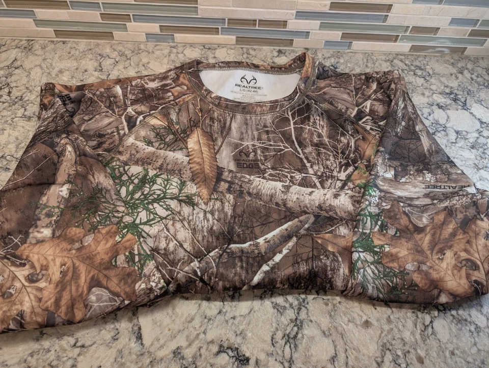 RealTree Men's Camo Longe Sleeve Pullover Shirt , Fleece Lined - Size Large - Image 4 of 4