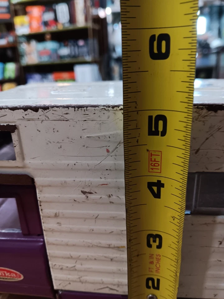 Camión cámper Tonka vintage - juguete de metal púrpura y blanco con rasguños y arrogancia Foto 4 de 4