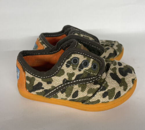 Toms Kids toddler boys/girls shoes size 5 camo canvas orange trim - Picture 1 of 5
