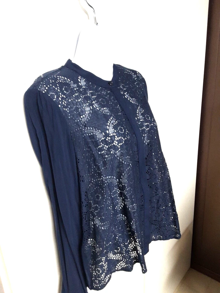 Camisa BCBGeneration Azul Marino Encaje Talla Pequeña Blusa Abotonada Top NUEVA
