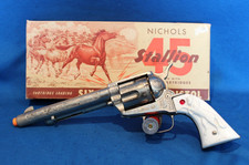 NICHOLS STALLION 45 CAP GUN - UNFIRED MINT COND. W/ ORIGINAL BOX - CIRCA 1950s -