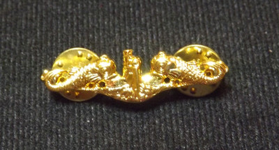 US Navy Submarine Warfare Officer Badge U.S. Navy Submarine Dolphins Lapel Pin