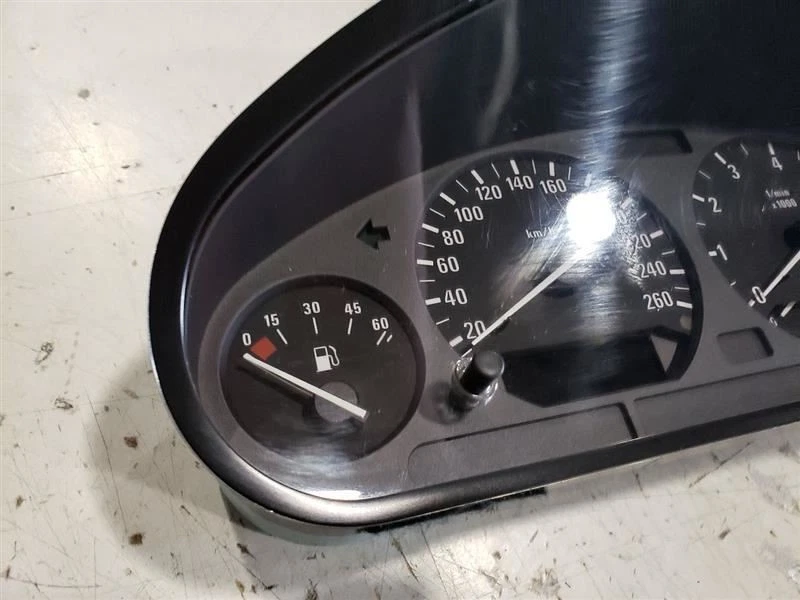 Speedometer Cluster Convertible KPH Auto 92-95 BMW 318i E36 OEM - Image 2 of 4