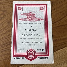 Arsenal (Champions) v Stoke City Div 1 1947/48 (1)