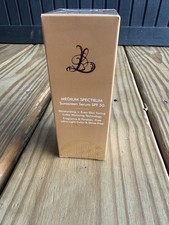 Medium Spectrum - Sunscreen Serum SPF 50 Fragrance Paraben Shine Free