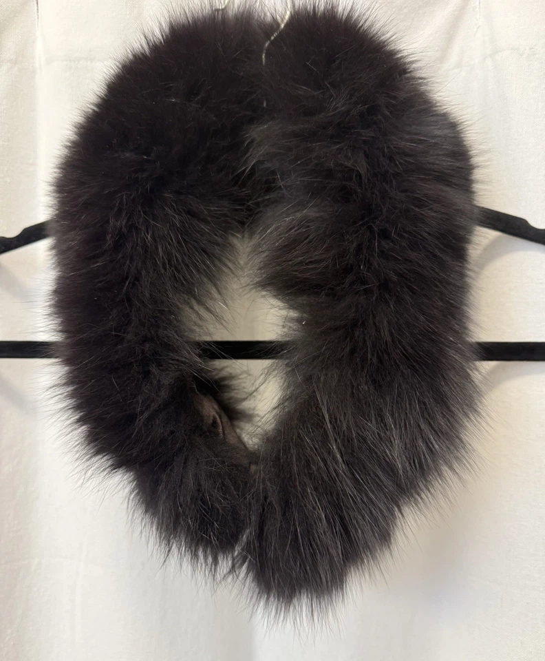 Estola de colarinho marrom pele de raposa Saga - Imagem 2 de 4