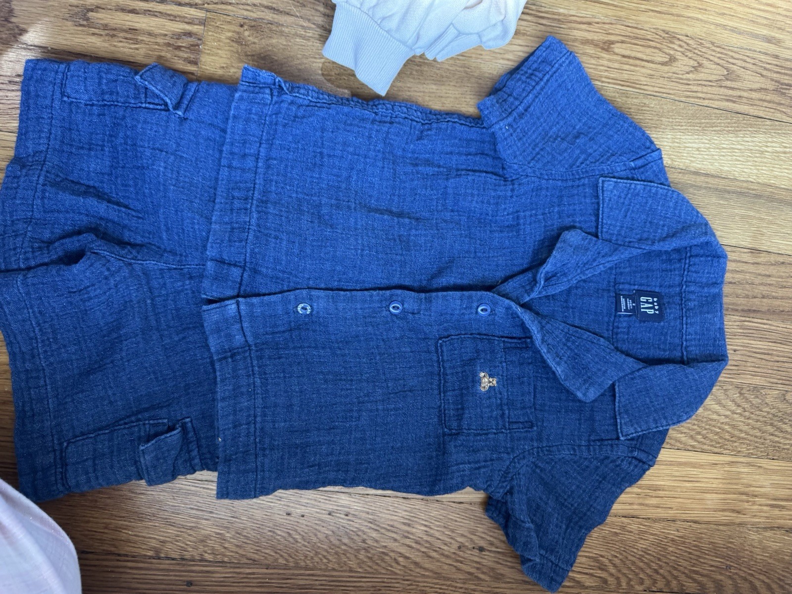 Assorted baby boy clothes 18-24 Months, 2T image 4