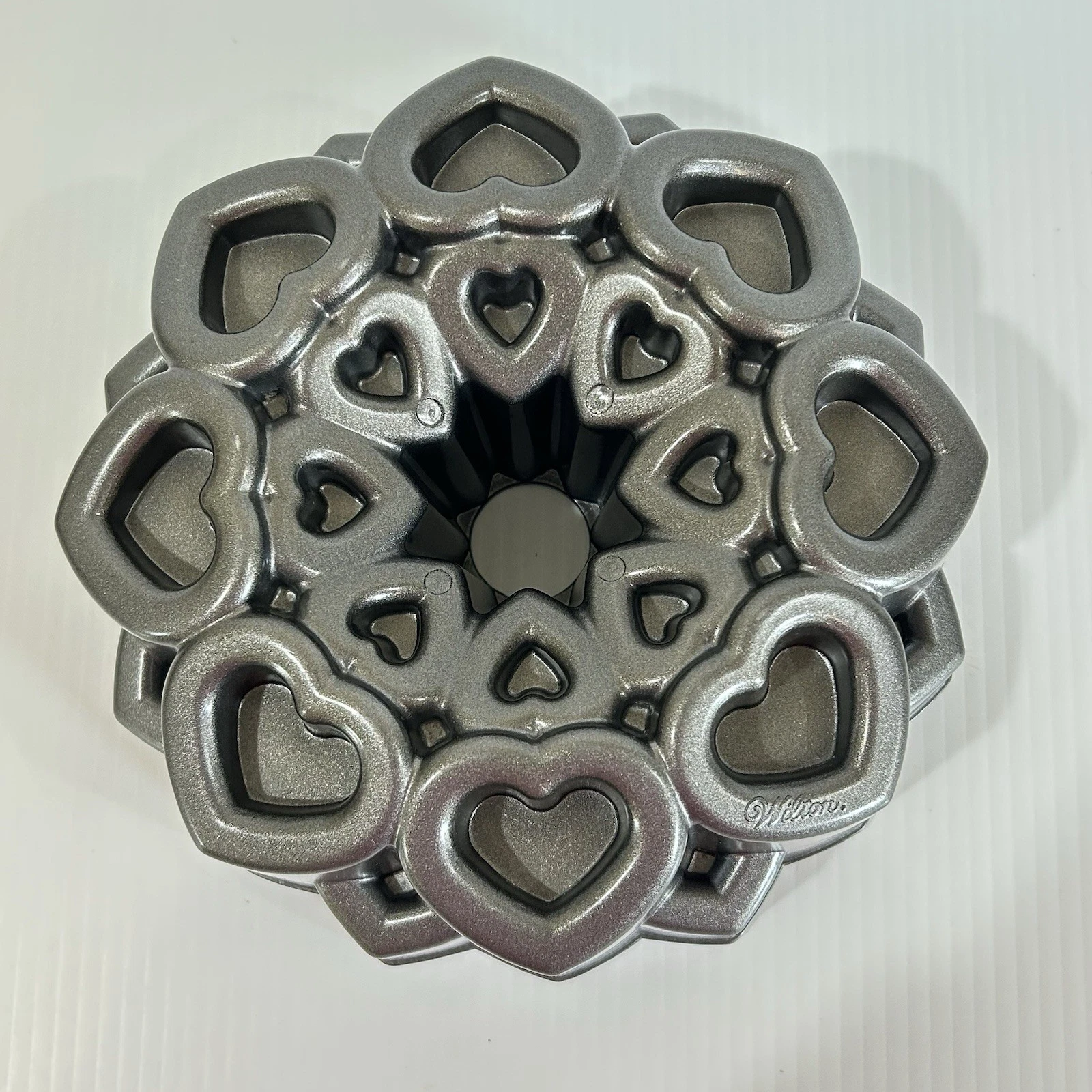 Wilson Dimensions Fluted Bundt Cake Pan HEARTS Nonstick Cast Aluminum Valentine
Opens in a new windo