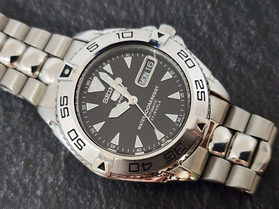 Rare Seiko 5 Automatic Stainless Steel Sports Men's Watch 7S36-00B0 Black Dial.
