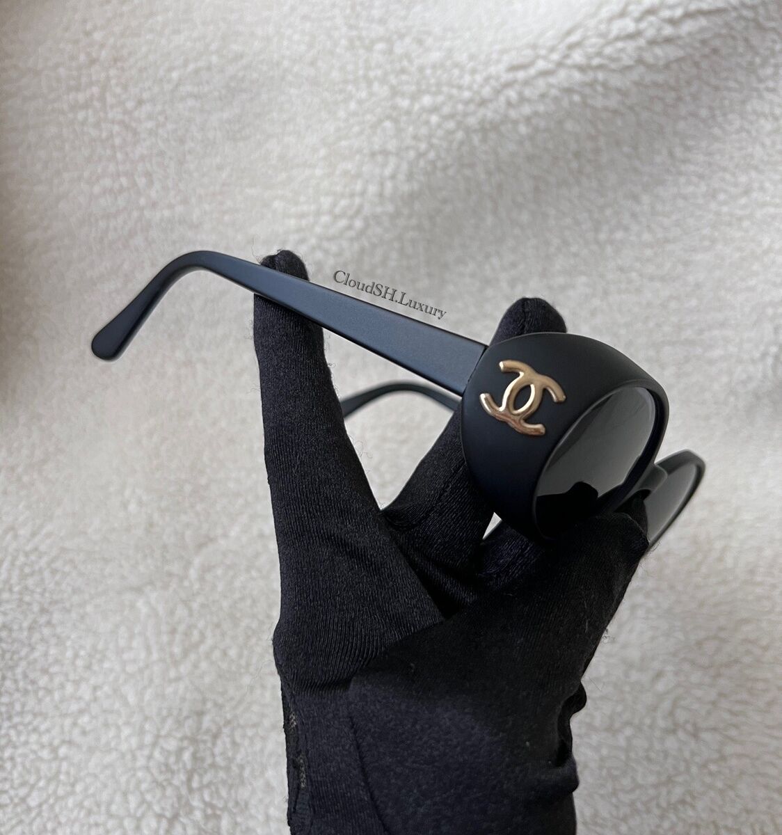 Auth Chanel 1990's Black Oval Goggle Gold CC Logo Sunglasses Auth Chanel 1990's Black Oval Goggle Gold CC Logo Sunglasses