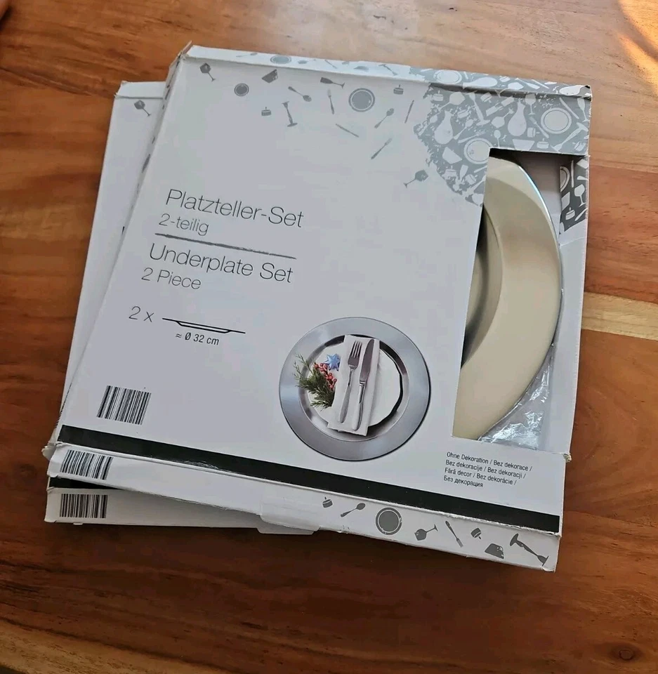 Platzteller / Underplate Set (2x 2 Stück) in silber *neu*