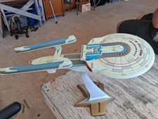 1994 Star Trek U.S.S. Enterprise NCC-1701-B Playmates Toys / W Stand, Complete
