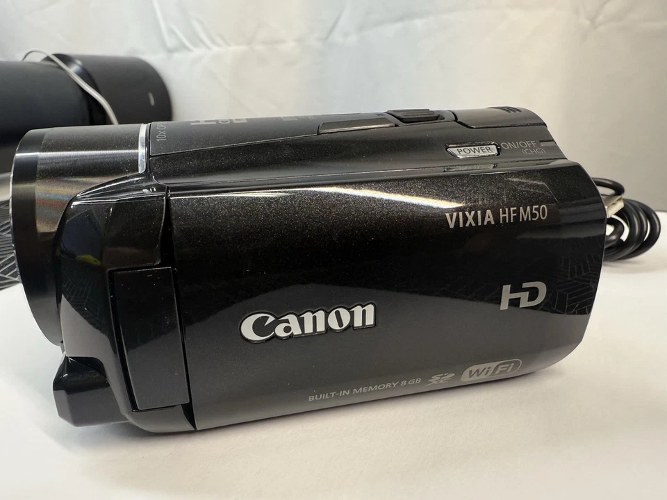 Canon VIXIA HF M50 Full HD 1080p 8GB Flash Camcorder 10x Zoom 2 Batteries USB - Image 3 of 4