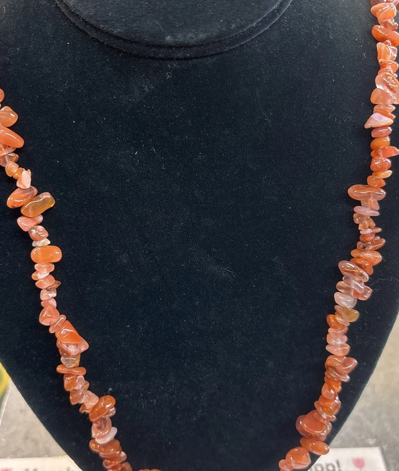 Carnelian Chip beads 36 inch strand - Image 3 of 3