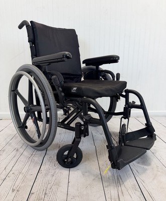 Quickie QXI Ultralight Folding Frame Wheelchair 18''x16  hemi