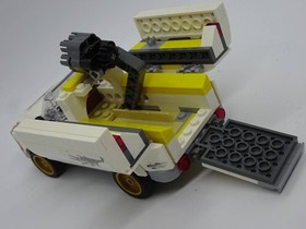 LEGO Marvel 76083 Super Heroes Vulture Wagon Attack Set