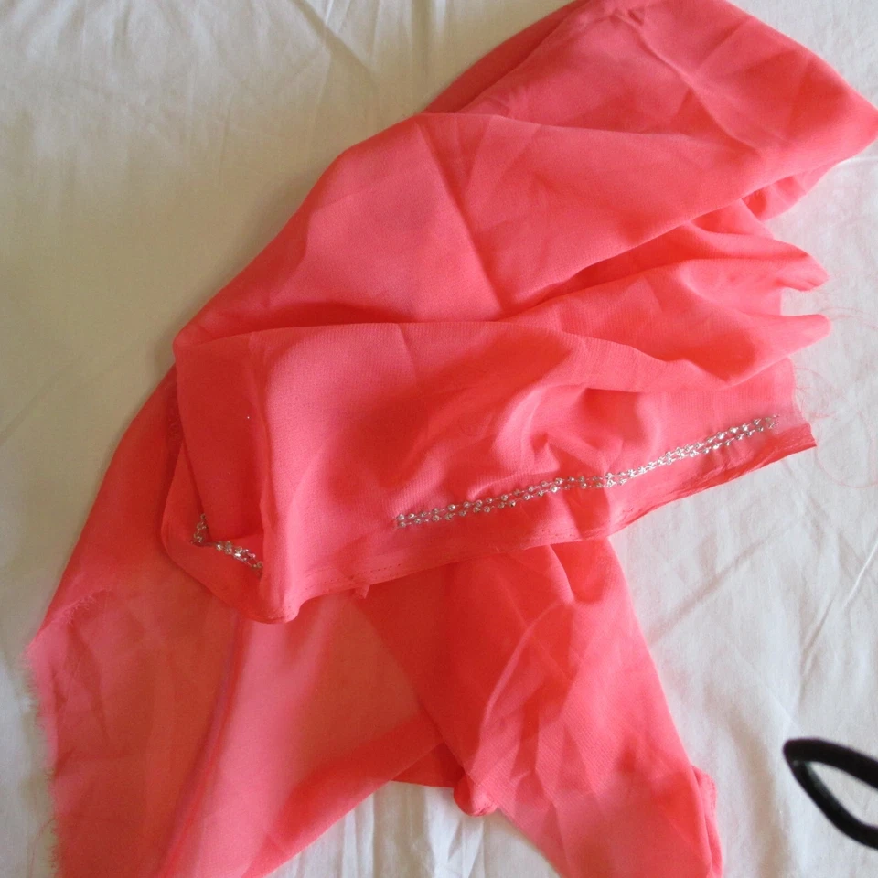 ROSE Pink SILVER Cute Fabric MATERIAL Sewing Craft DRAPES Window SEWING Project - Image 3 of 3