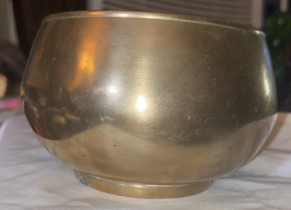 Beautiful Deep Antique Chinese Brass Temple Marked Ceremonial Singing Bowl - Image 4 of 4