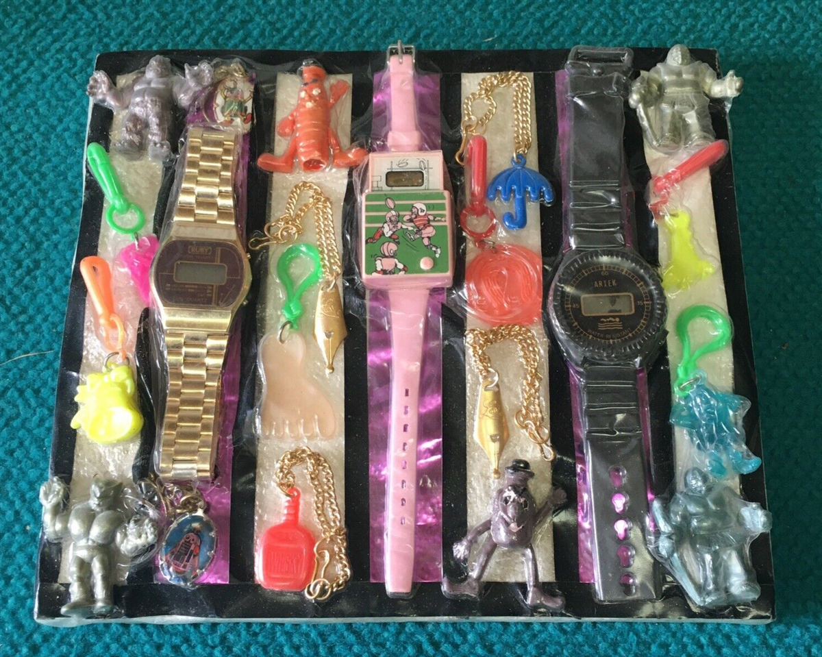 Vintage : PINK FOOTBALL WATCH gumball VENDING MACHINE display