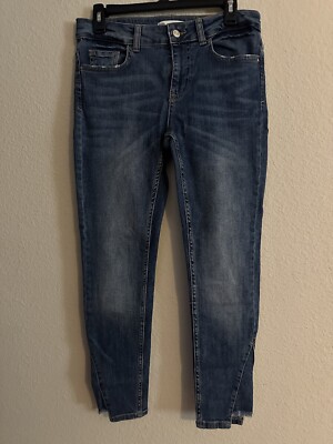 Zara Basic Z1975 Skinny Denim Jeans Sz. 6 (30 x 27 ). Raw Hem. Medium Wash