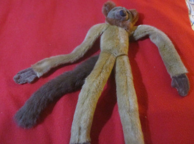 Vintage Wild Republic 16'' Hanging Red/Brown Ruffed Lemur/Monkey Plush