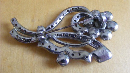 5 ANTIQUE & VINTAGE CLEAR PASTE, MARCASITE & CERAMIC BROOCHES - Picture 5 of 6