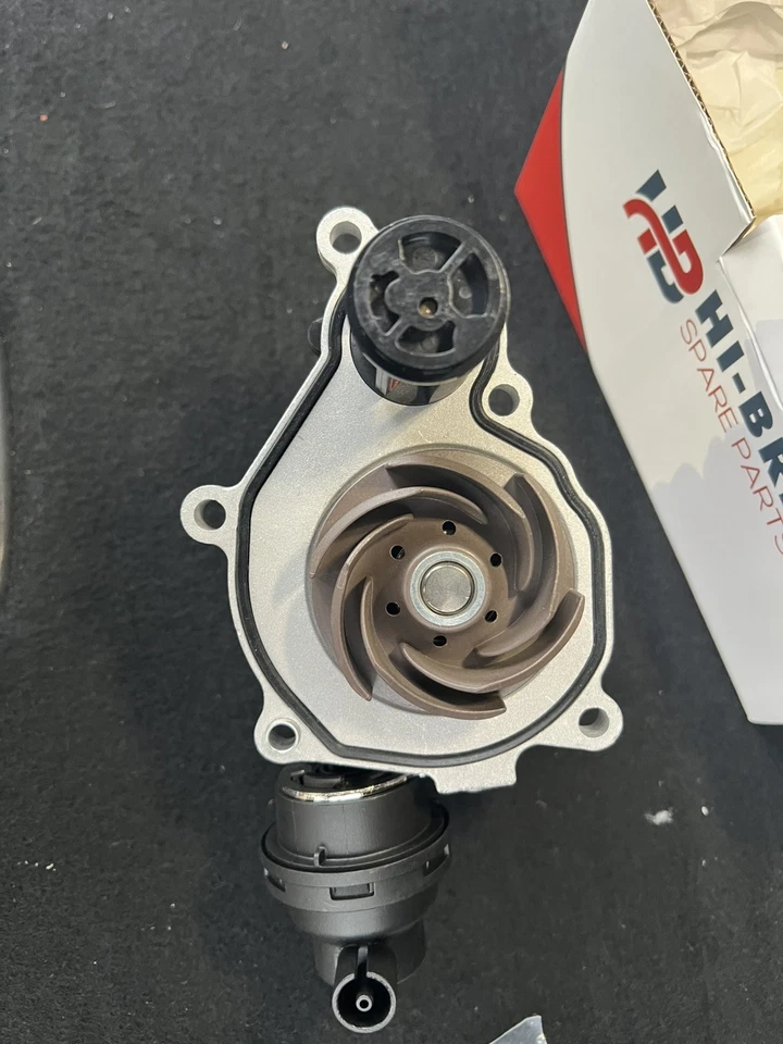 BMW 530E G30 F30 2017- WATER PUMP ENGINE COOLING BMW part number 11 51 8 638 494 - Image 3 of 4