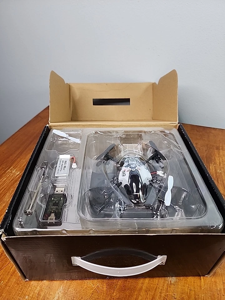 Heli-Max Quadcopter Ready to Fly 1SQ V-CAM - 2.4GHz HMXE0836 Open Box New - Image 3 of 4