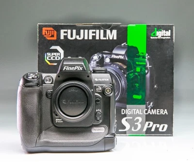 FUJIFILM FinePix S3 PRO Appareil Photo Numérique SLR, Noir - Photo 1/4