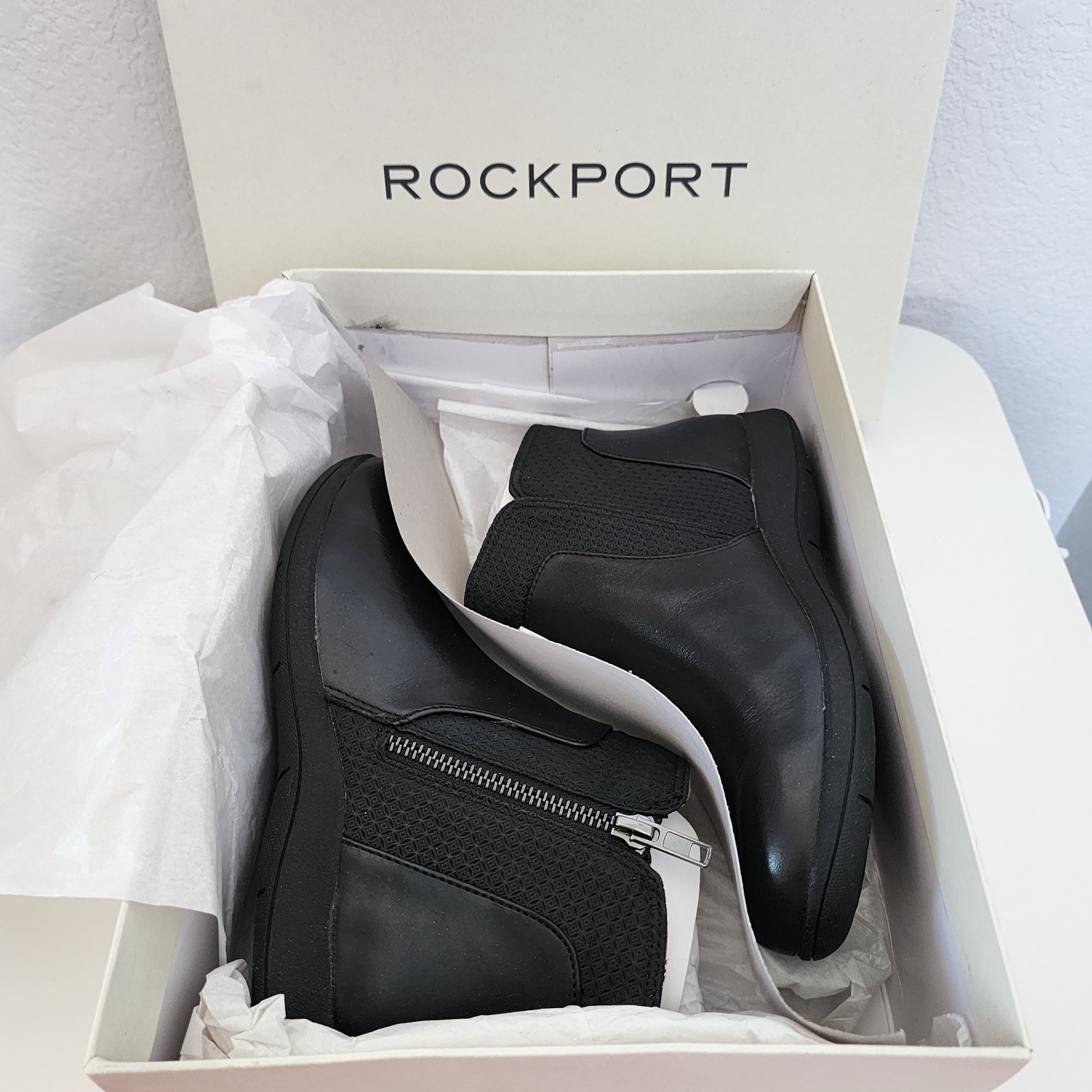 Rockport Tessie Zip Bootie Black Leather Ankle Boots Flat Women Size 6M NIB