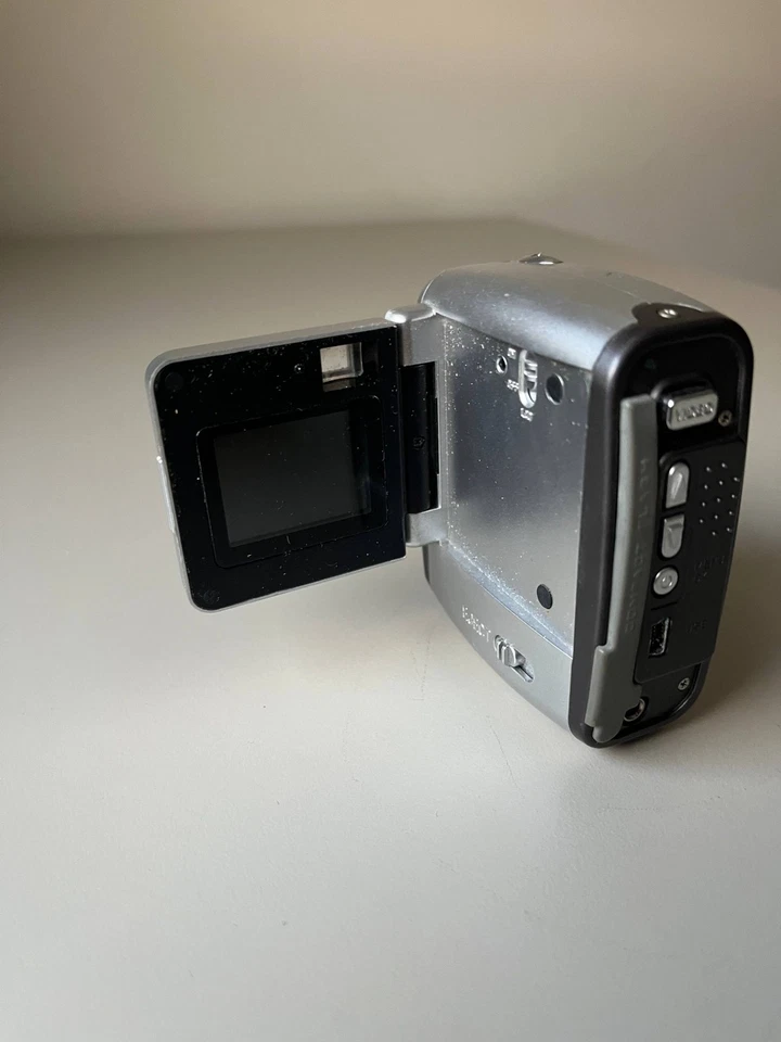 Cámara Videocámara Digital Aiptek Pocket DV 5100M Plateada Compacta con USB FUNCIONA Foto 2 de 4