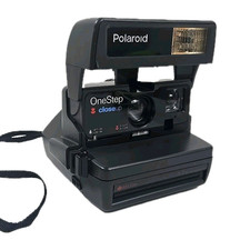 Vintage Polaroid One Step Close Up 600 Plus Film Instant Camera w Strap, Black