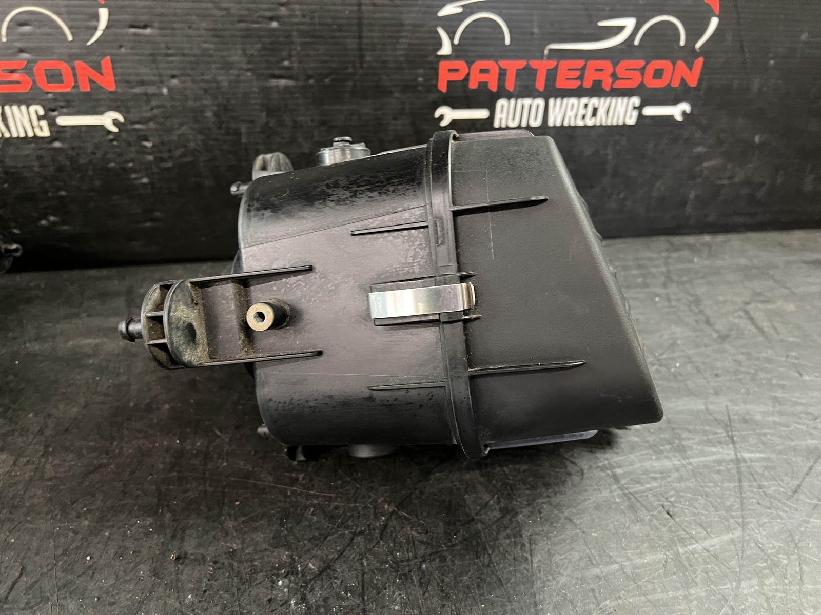 14-17 MASERATI GHIBLI 3.0 LEFT & RIGHT AIR INTAKE CLEANER FILTER BOX