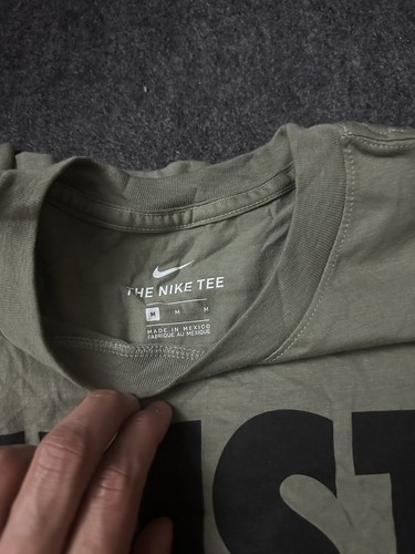 Nike Men’s Just Do It T-Shirt Short Sleeve Size Medium Green - Picture 3 of 3