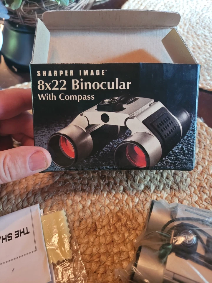 Sharper Image 8X22 Sliding Compact Binoculars with Compass AK305 367 FT/1000 YDS - Image 2 of 4