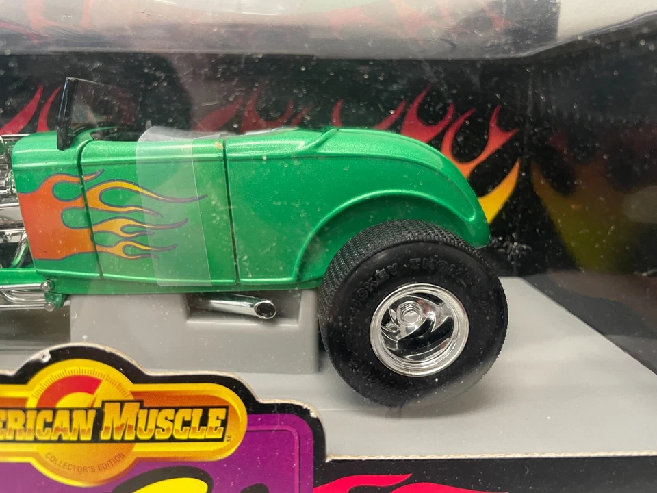 Lote de 2 varillas ERTL American Muscle Street 1940 Ford azul y verde con llamas 1:18 Foto 4 de 4