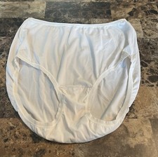 VINTAGE VANITY FAIR GRANNY PANTY  SIZE 7.  WHITE