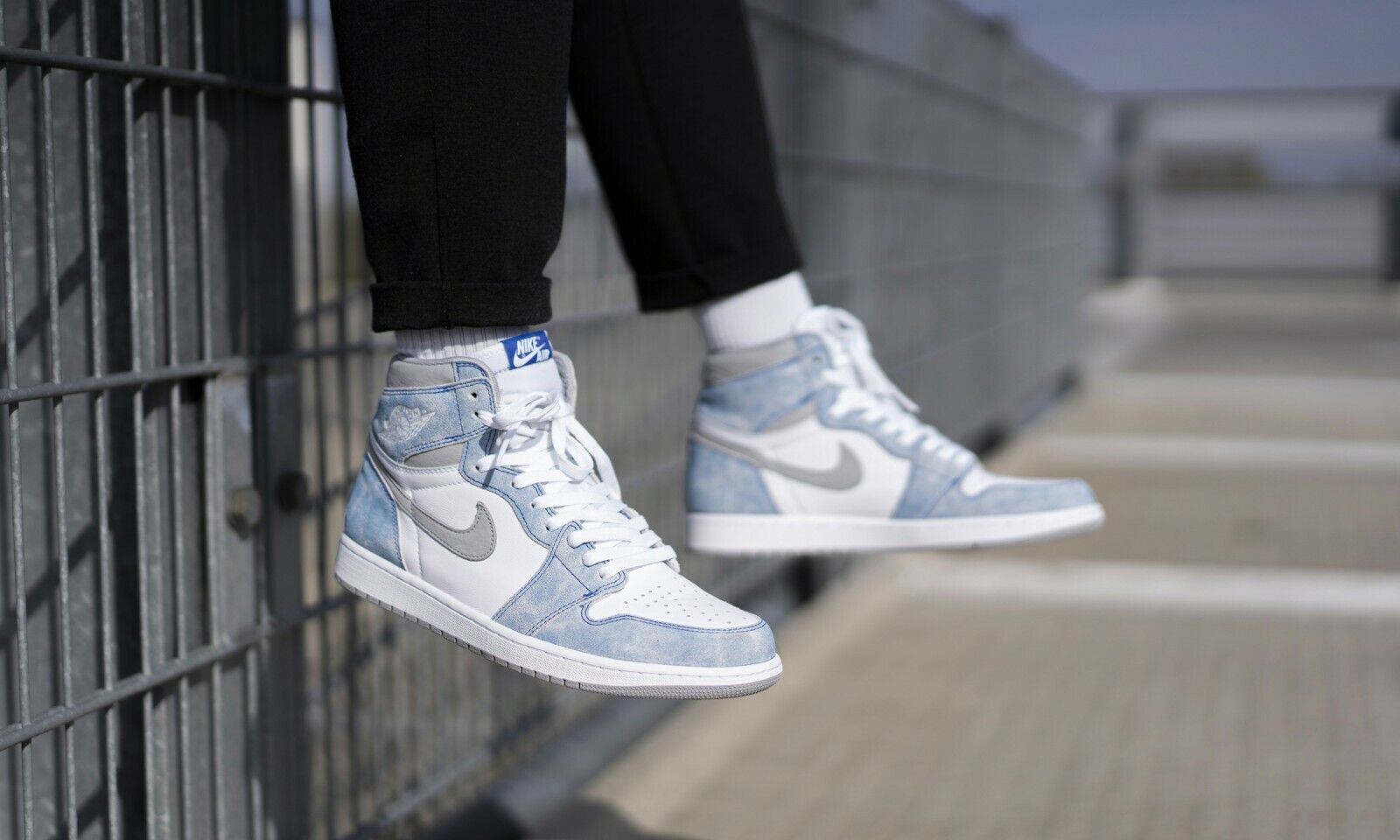 Nike Air Jordan 1 Retro High OG (Hyper 