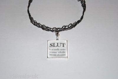 SLUT Definici n NEGRO PVC Gargantilla Joyer a Hotwife Swinger slut-definici-n-negro-pvc-gargantilla-joyer-a-hotwife-swinger