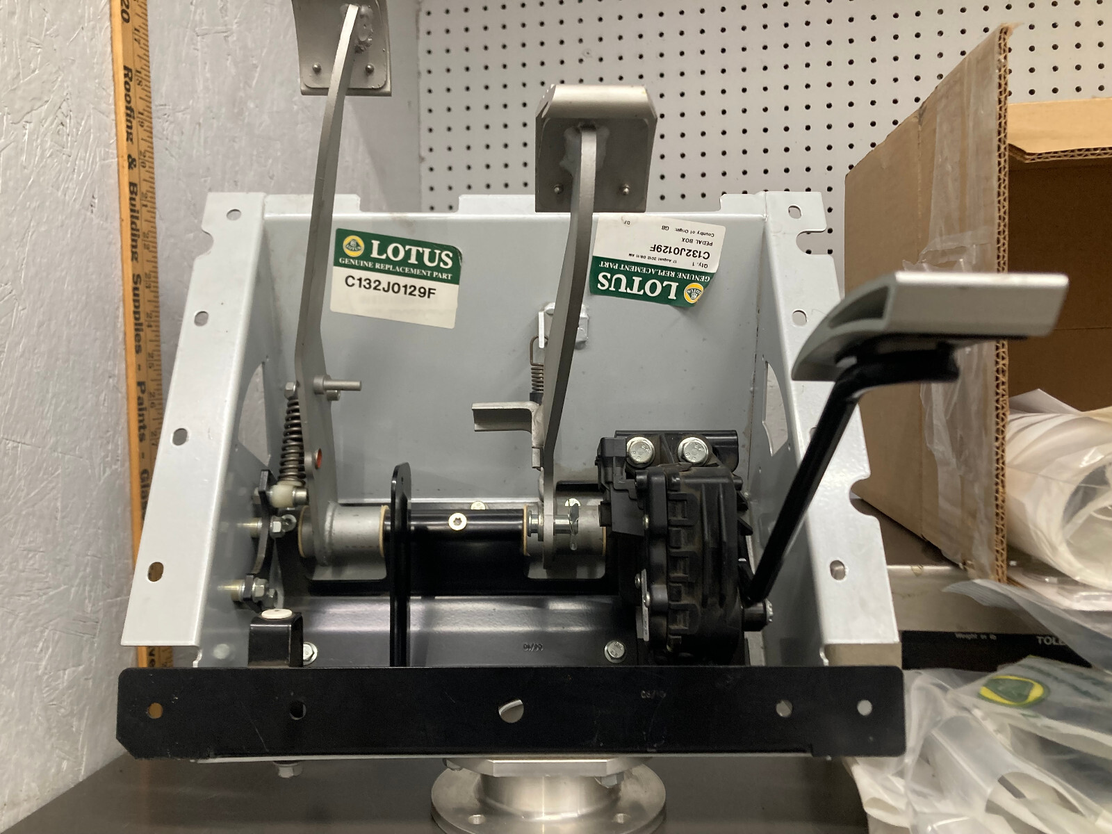  LOTUS PEDAL BOX-NON SERVO LHD- C132J0129F 