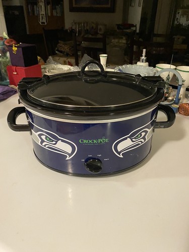 NFL Seattle Seahawks 6-Quart Crock-Pot Cook & Carry Slow Cooker SCCPNFL600 - Picture 10 of 10