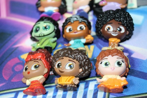 Disney Doorables Encanto Collection Peek 9 exklusive Figuren KOSTENLOSER VERSAND - Bild 6 von 8