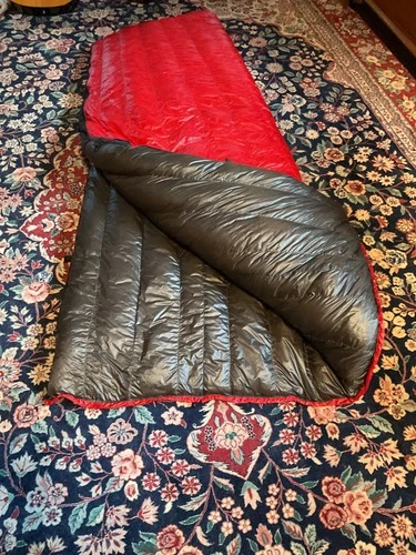 Enlightened Equipment Convert Sleeping Quilt 850 fill, 10 Degree, Regular Wide - product listing photo